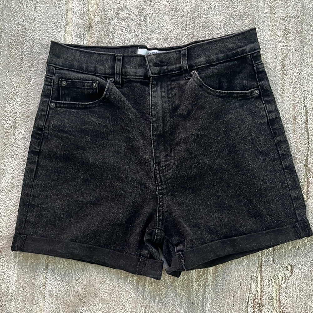 BLACK SHORT JEAN SHORTS
